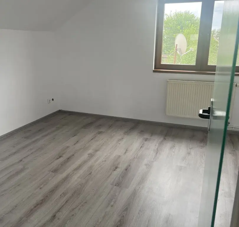 CASA DE VANZARE IN CARTIERUL PRIMAVERII -GIARMATA MARE