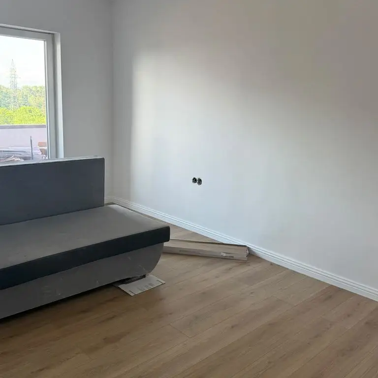 BRASADAS vinde ap 3 cam etaj 7/8 Micro 17 – Recent renovat.