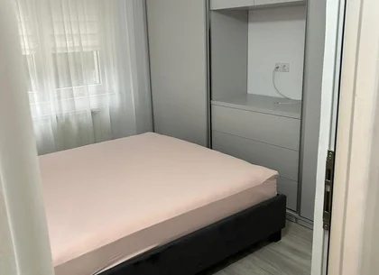 ageuropa.ro vinde apt. 4 cam. 78mp la etajul 2 în Micro 16.