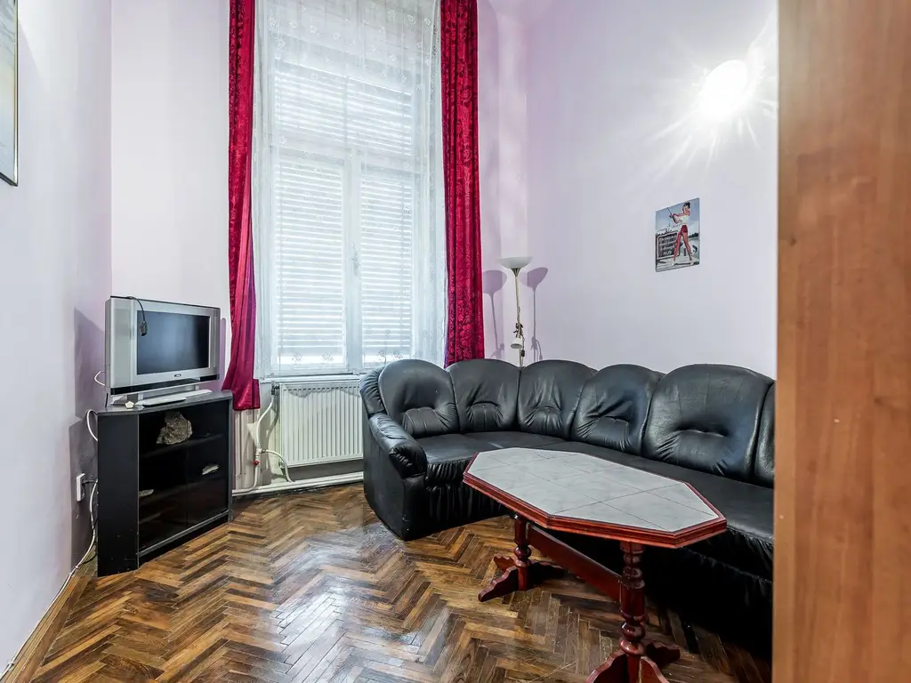 Apartament ultracentral cu 3 camere plus un bonus Comision 0