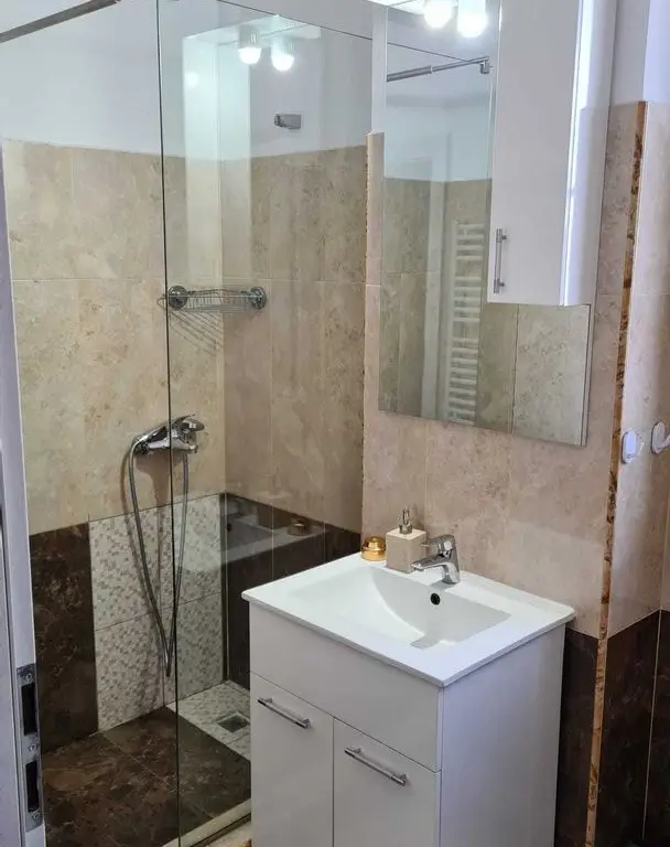 Vand apartament 2 camere decomandate in Mamaia Nord, Navodari