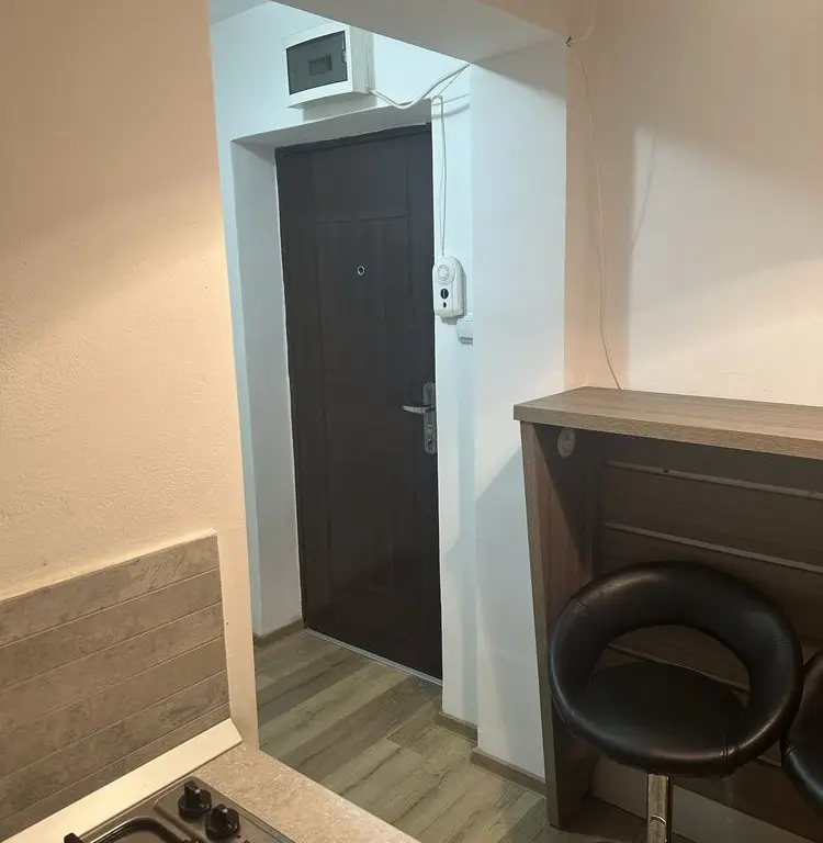 BRASADAS vinde garsoniera RENOVATA la PARTER in Micro 14.