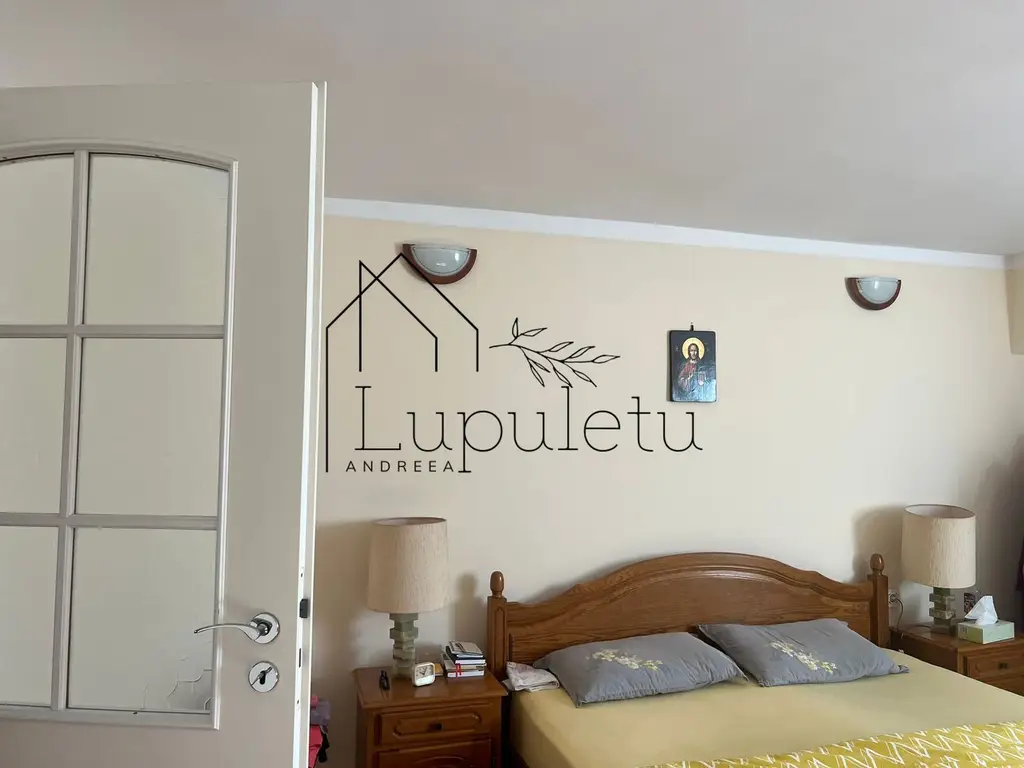 Casa de Vanzare Rasinari | 6 Camere | 200 MPU | Teren 979 MP |