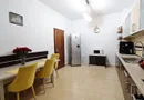 Casa mare. Posibil si clinica, camin batrani, invatamant, sediu firma.