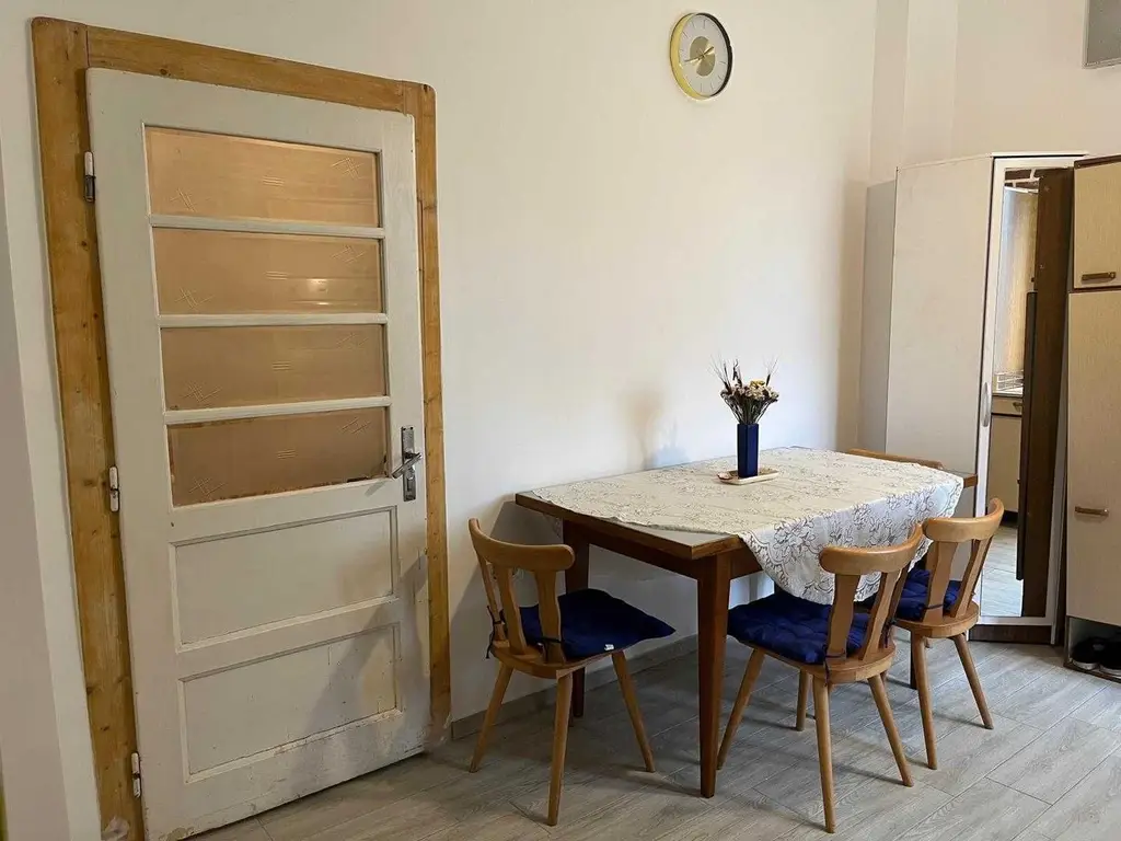 BRASADAS vinde ap 2 cam renovat - Cartierul Funcționarilor.