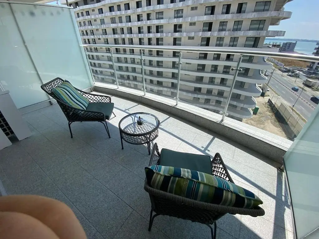 Oferta promo! 2 Cam 90 mp  Casa del Mar Mamaia Nord zona cluburi ,langa plaja