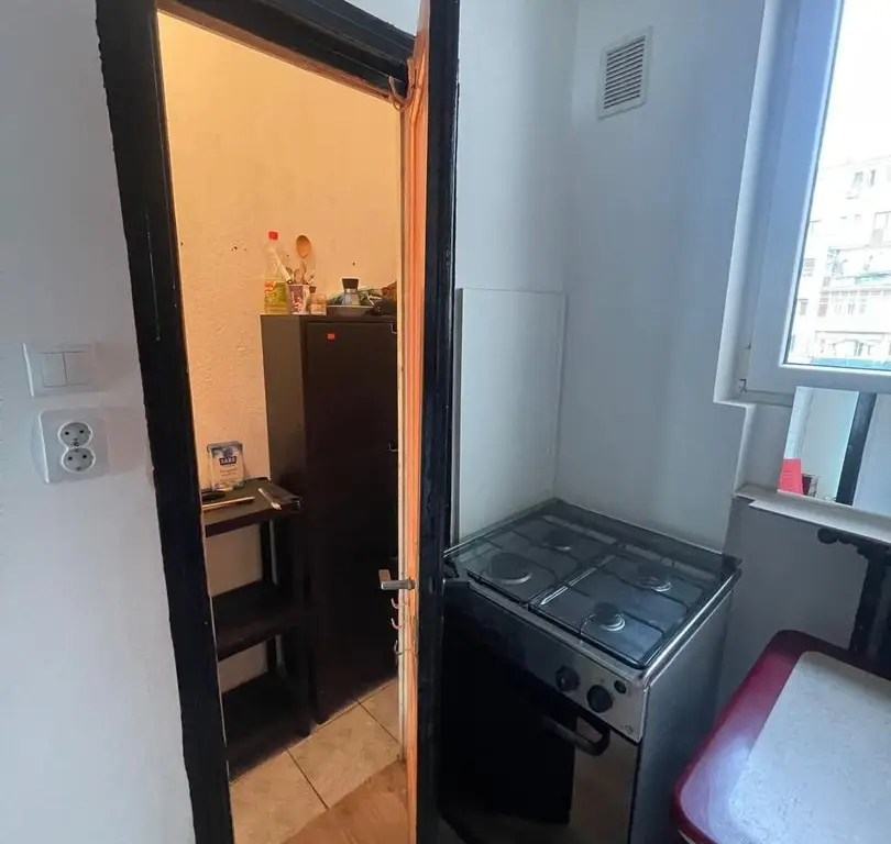 Central Coltea apartament 3 cmaere de inchiriat