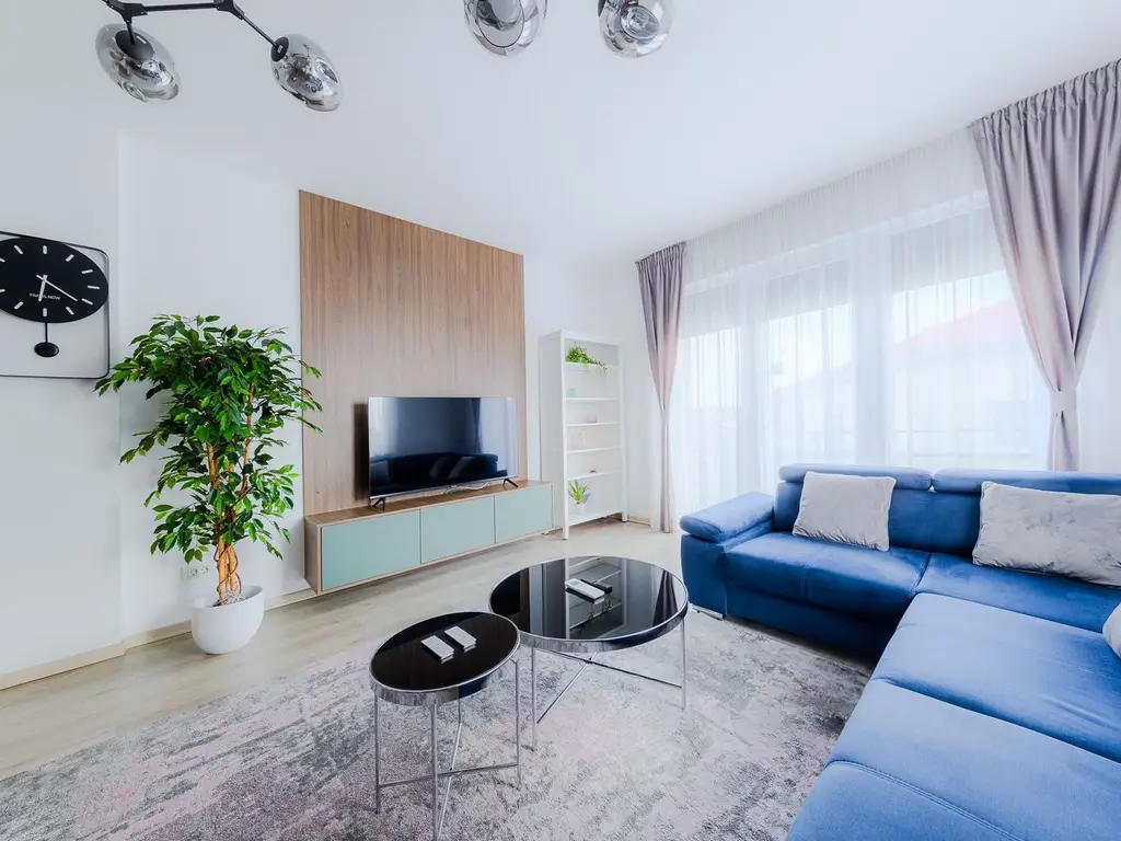 Apartament 3 camere, ultracentral, Oradea. 287 000 E. Comision 0