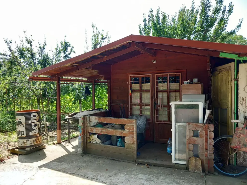 Ag EUROPA vinde teren BERCU ROSU toate utilitatile și casa vacanta.