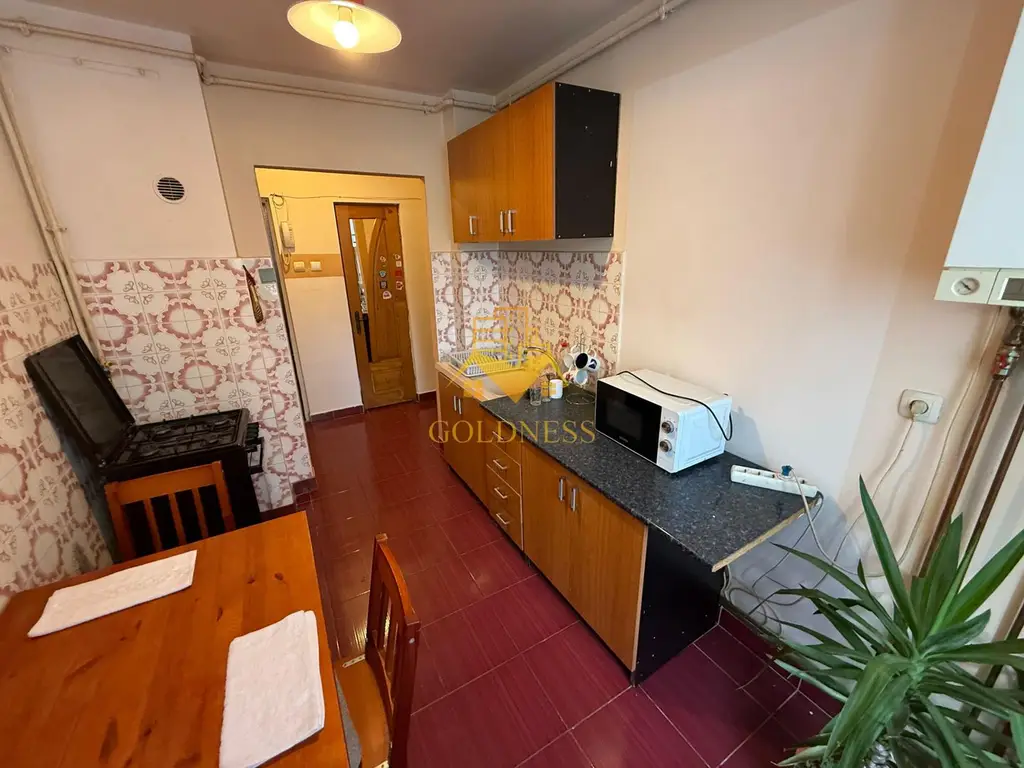 3 camere decomandate, balcon, Centru Piata Abator, Parcul Feroviarilor