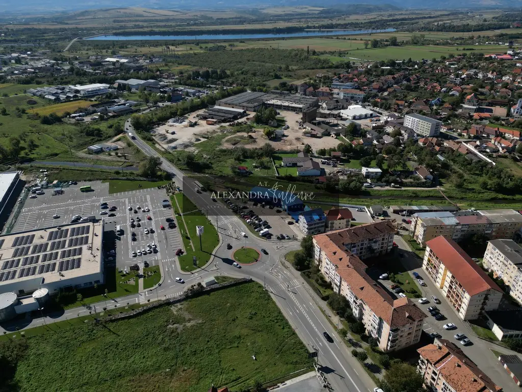 Oportunitate strategică de dezvoltare în Hațeg 3.079 mp