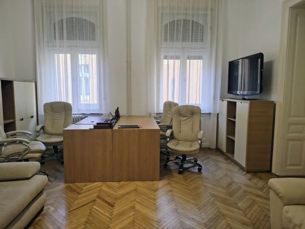 Apartament 2 camere Parc Traian , 400 E neg. Comision 50%