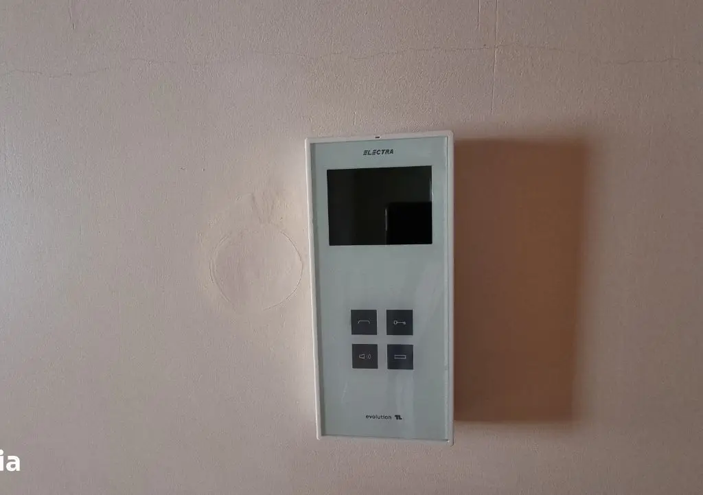 Chirie sau Vânzare - Vila Mare 3 Apartamente + Buncăr – Privat Afacere