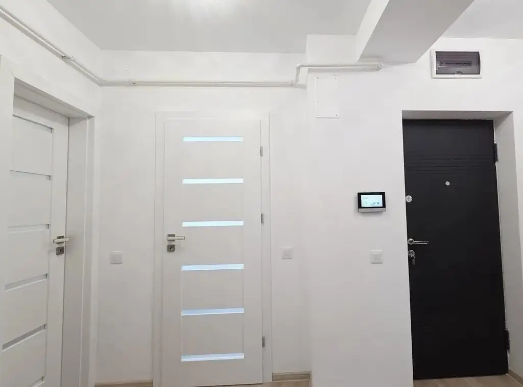 Apartament cu o camera, bloc nou - Prima inchiriere