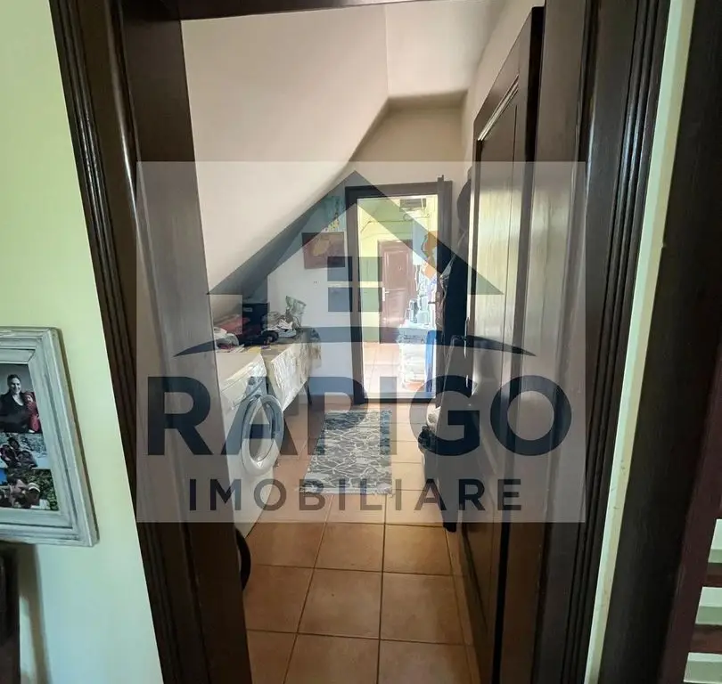 Casă elegantă, spațioasă, ideală pentru familie – Sanmihaiu Roman
