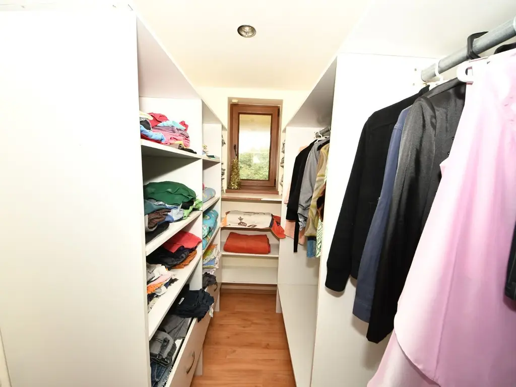 Vila spatioasa, pretabil pentru locuit/clinica, zona Micro 17 – Galati
