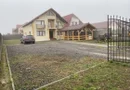 Vand casa cu mansarda