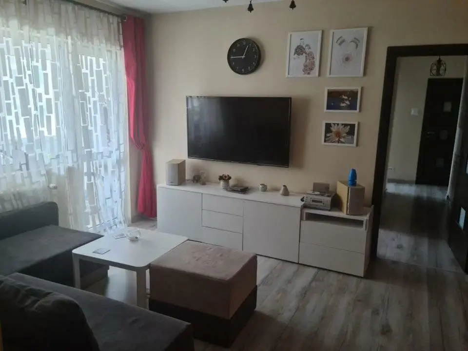 De vânzare apartament 4 camere Militari Veteranilor