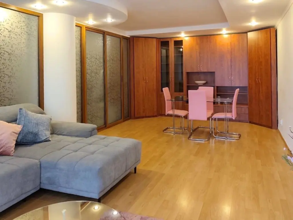 Apartament decomandat de închiriat 85 mp finisaje moderne etaj 7 Griviței