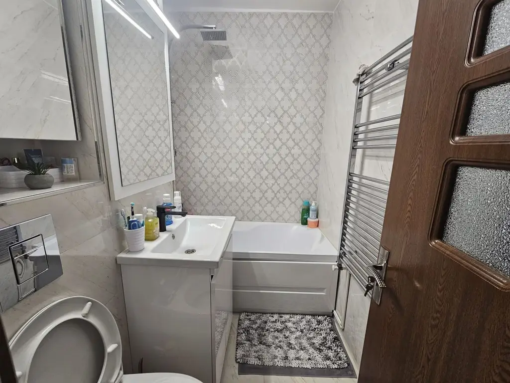 Apartament deosebit 3 camere – lux, complet mobilat, zonă excelentă