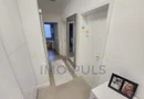 3 Camere. Etaj 1. Mobilat si utilat. 2 locuri de parcare. 2 Bai. 2 Balcoane