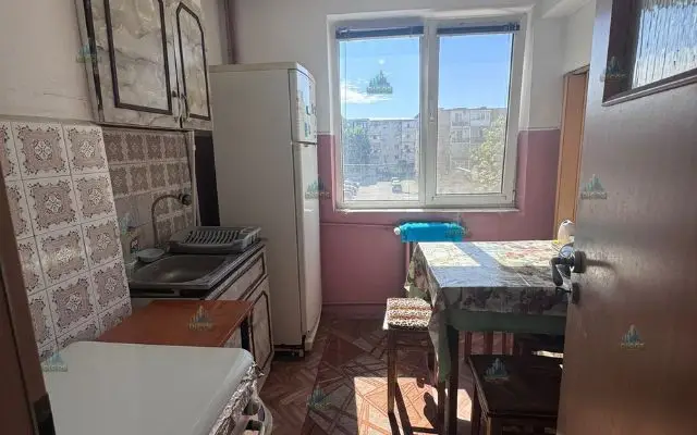 Apartament 3 camere de vânzare – Zona Centrală