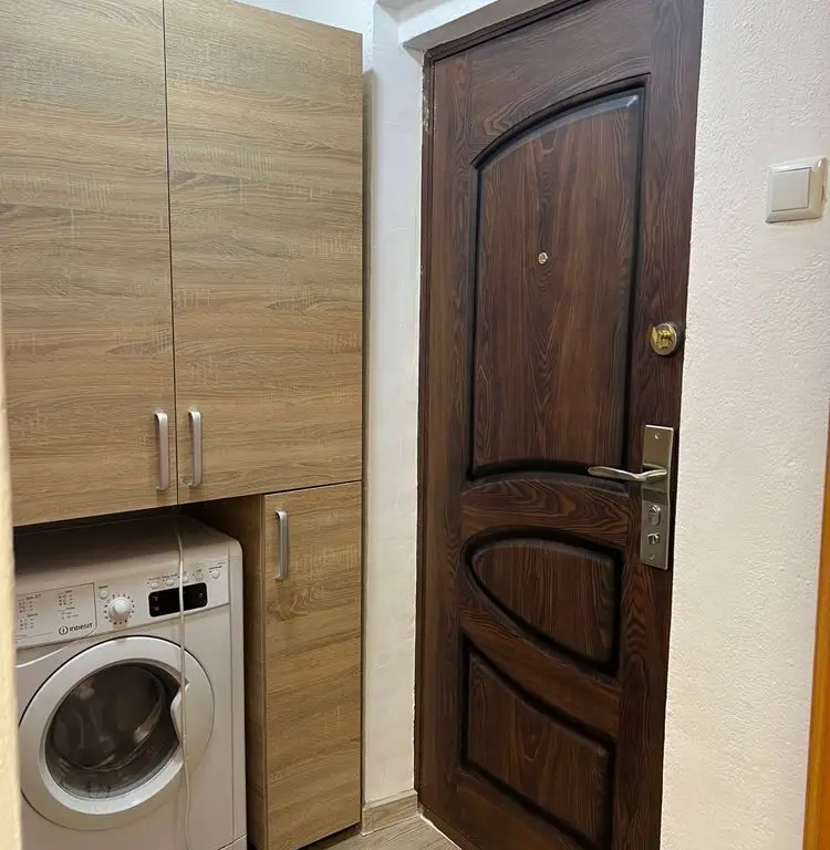 Vanzare garsoniera Piata Alba Iulia, Decebal, str. Moise Nicoara