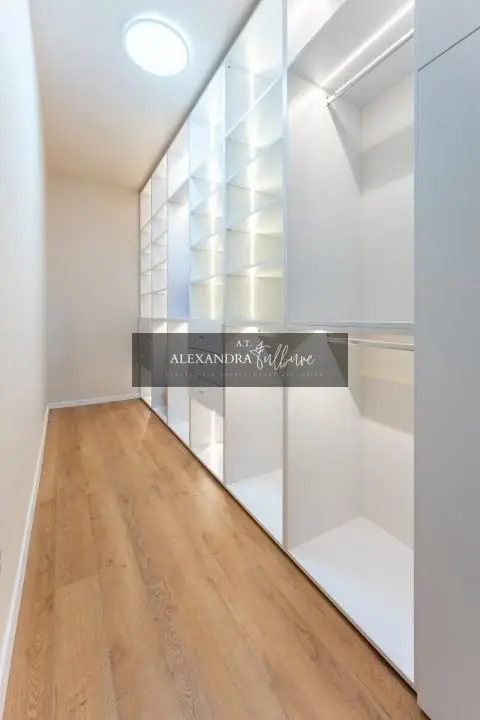 Apartament 2 camere, etaj intermediar, balcon, garaj, Eroilor