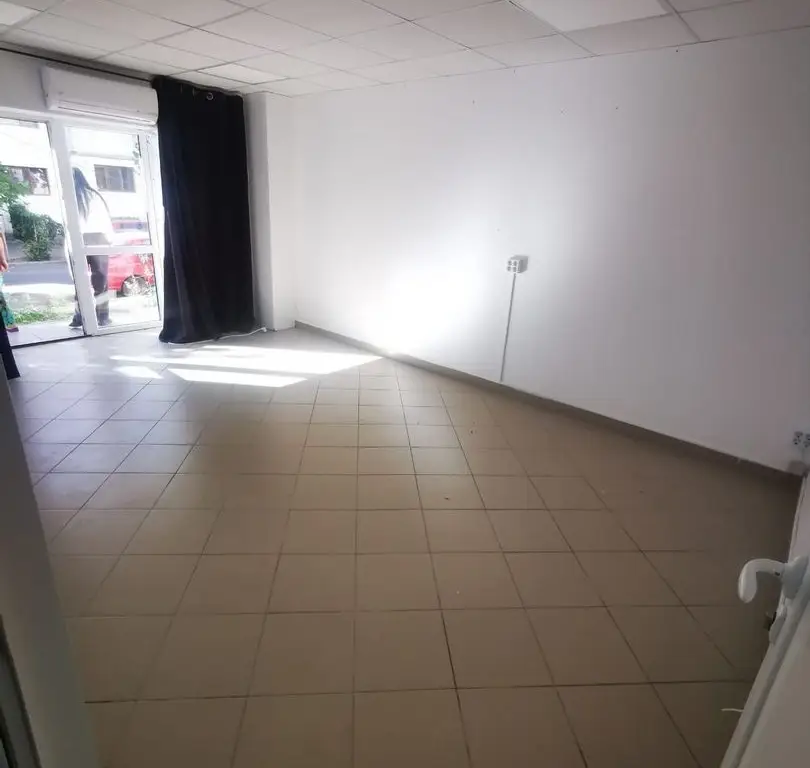 Spatiu comercial de vanzare – 75 mp, parter, Siderurgistilor Vest
