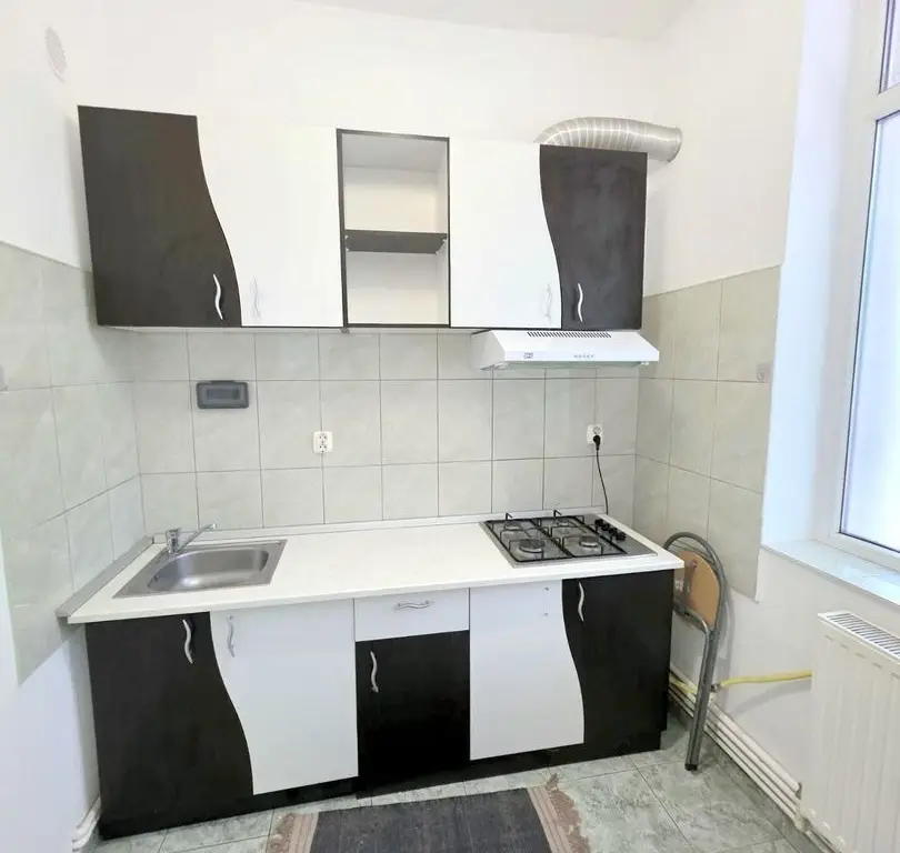 De inchiriat apartament cu o camera ultracentral, et. 1, 320 euro