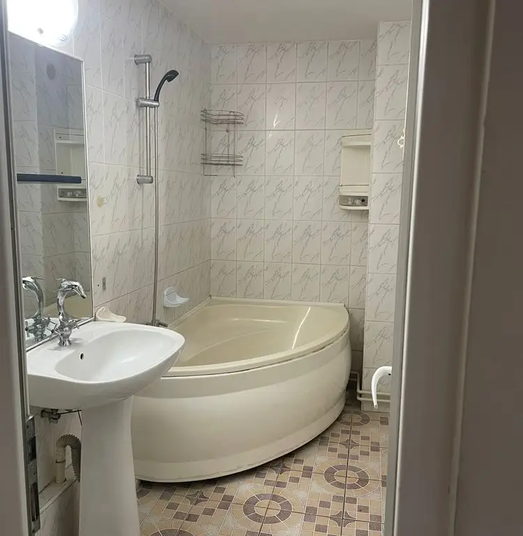 Apartament 4 camere zona mall vitan- nerva traian