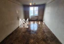 Apartament la casa 4 camere 300 teren zona Centrala