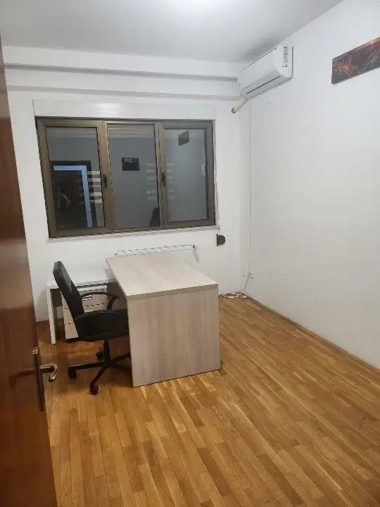 BRASADAS vinde ap 4 cam Primaverii - eleganta si confort.