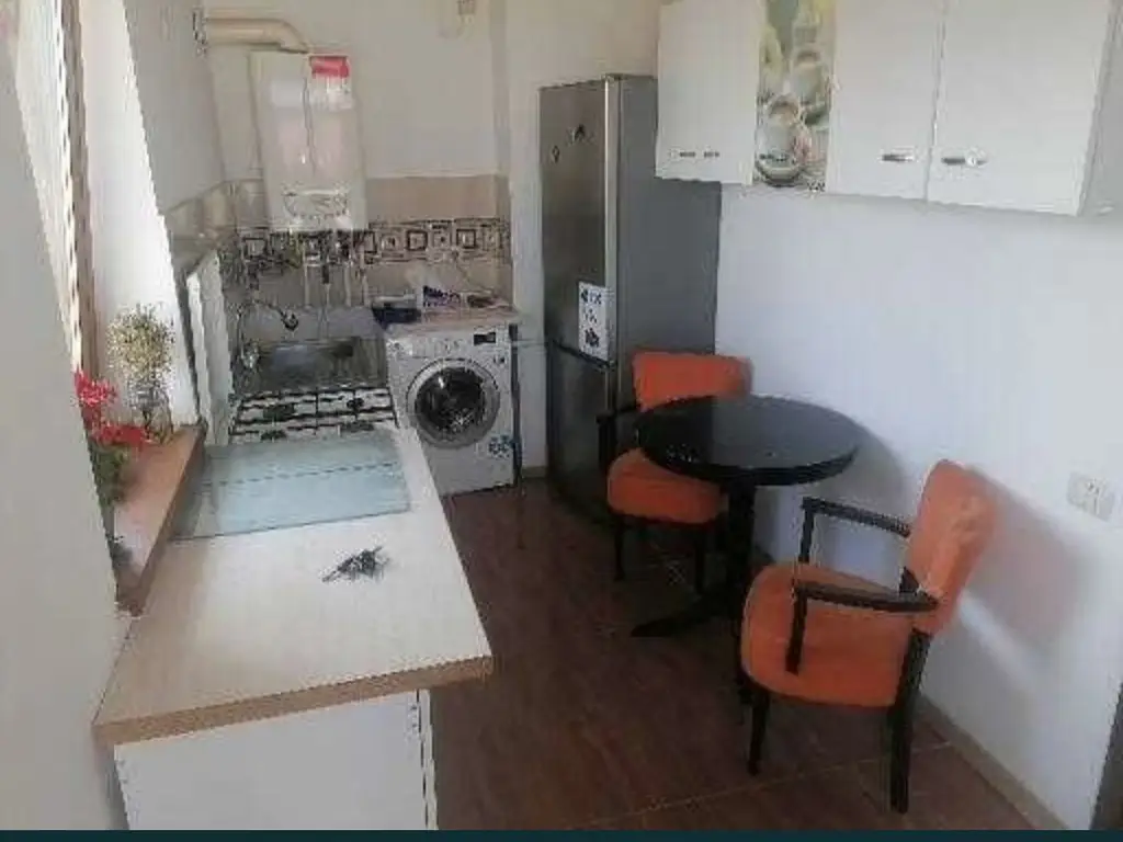 Vand apartament cu 2 camere, zona compozitori