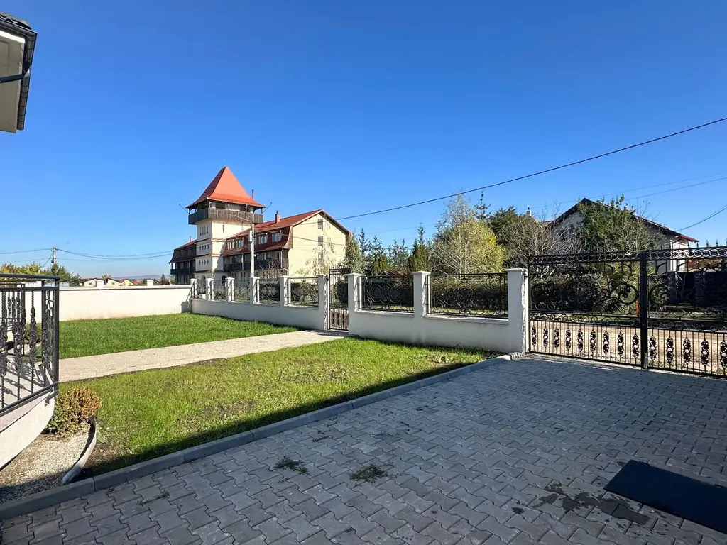 Vânzare casă 5 camere nouă elegantă și spațioasă în Hărman