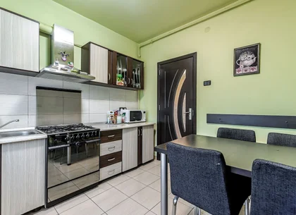 VANDUT! Apartament spațios, 2 camere decomandat, Podgoria Arad