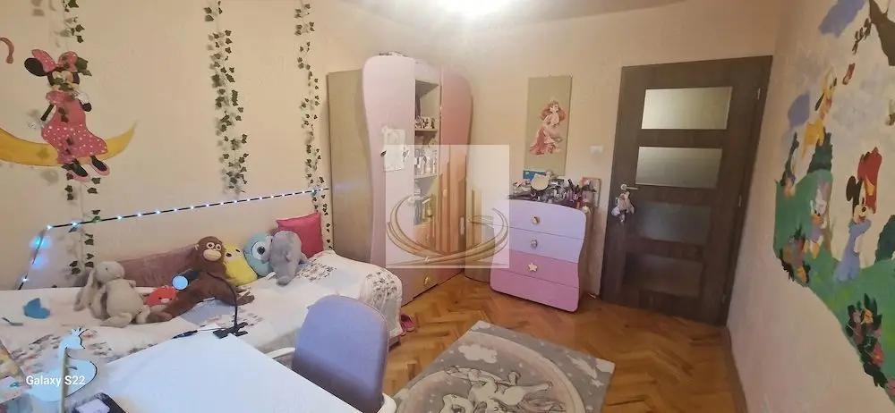Apartament 4 camere decomandat, 82 mp, etaj 1, Aradului