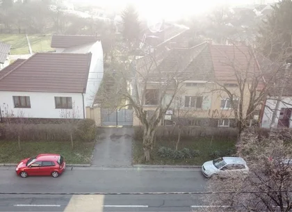 BRASADAS vinde parte de casa, str Unirii cu 7 ari teren.
