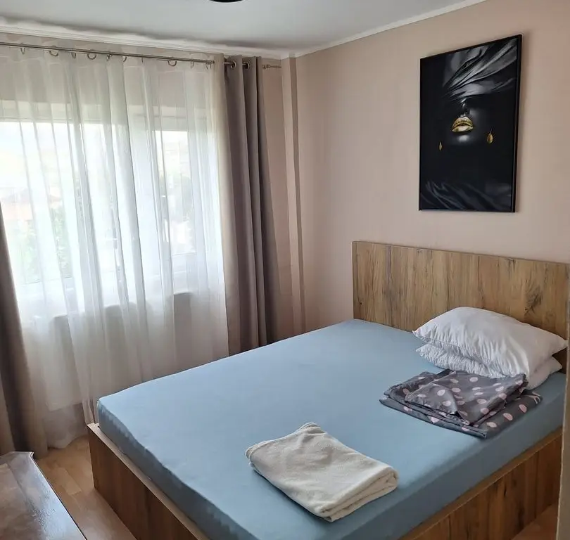 Regim hotelier, 2 camere, Micro 17, 200 lei/noapte