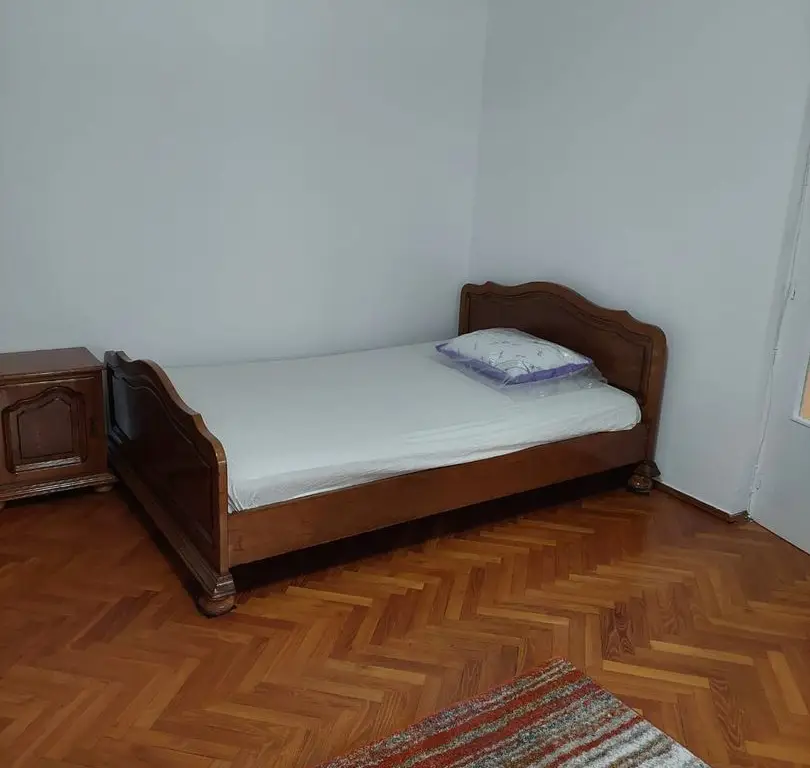 Decebal Caloian Judetu garsoniera mobilata de inchiriat