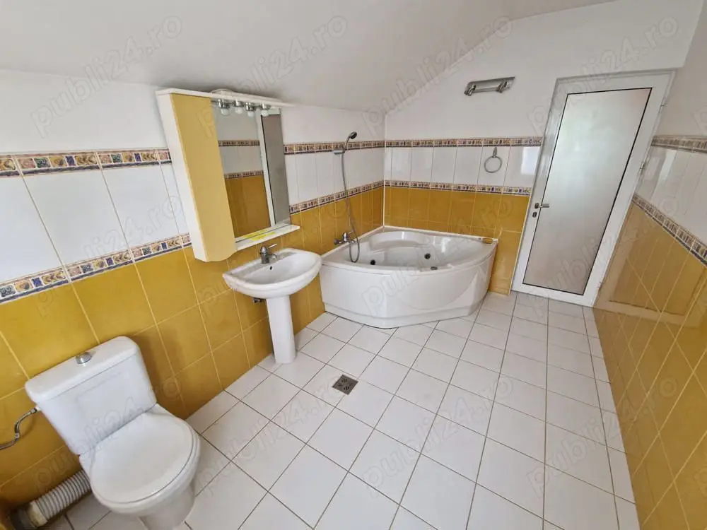 Persoana fizica vand vila zona Bucium