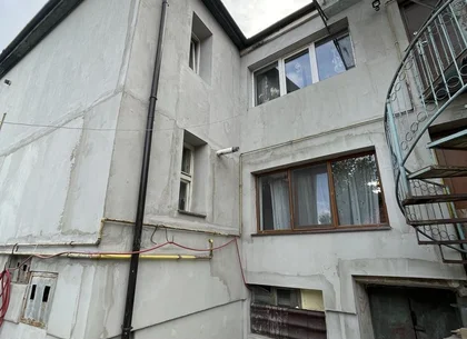 BRASADAS vinde ap 4 cam spațios cu anexe, 103 mp. Botizului.