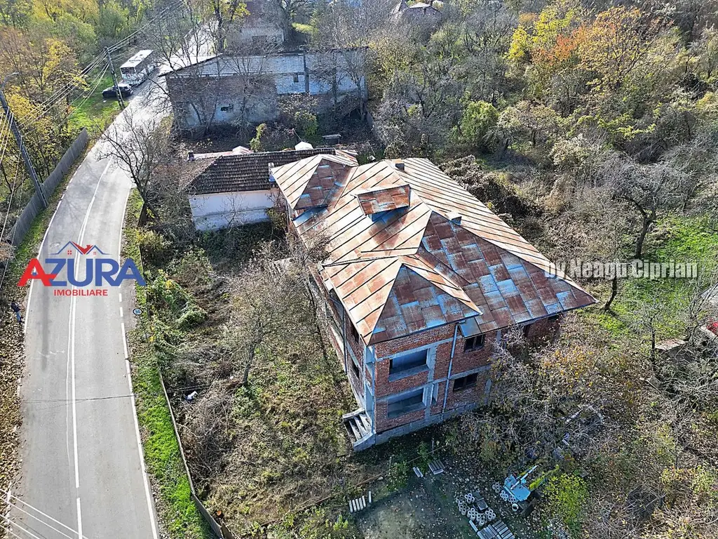 Proprietate deosebită în orașul Ștefănești, intrare pe strada Izvorani