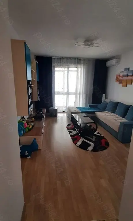 inchiriez apartament 3 camere ,loc parcare