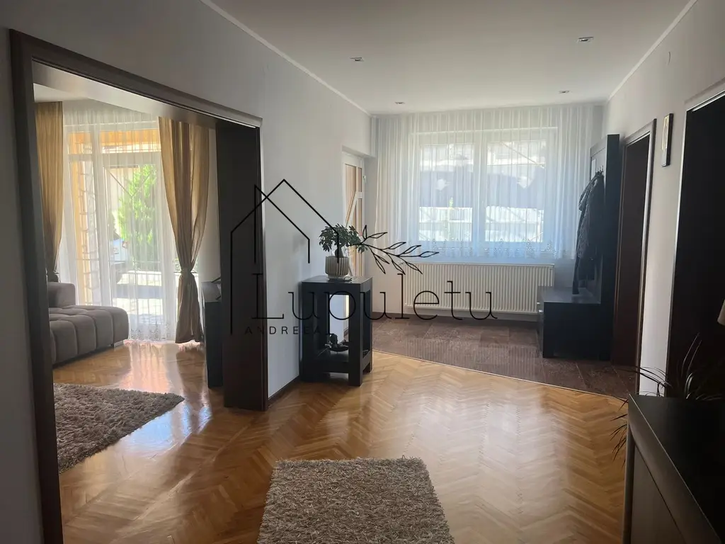 Casa de Vanzare Rasinari | 6 Camere | 200 MPU | Teren 979 MP |