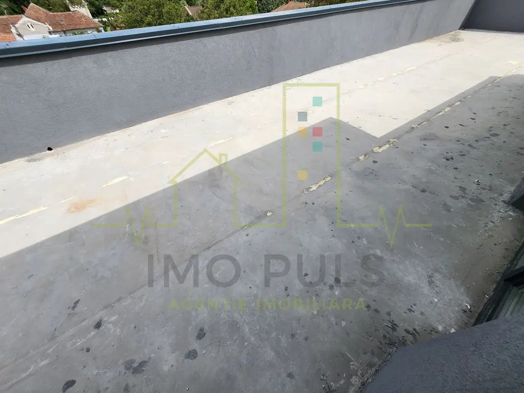 Penthouse. Lipovei. Terasa 66 mp. 2 Bai. Decomandat. Bucatarie inchisa