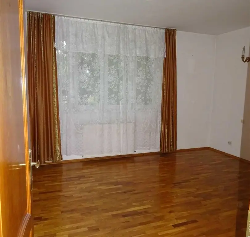 Vila 7 camere 285.000 euro, negociabil