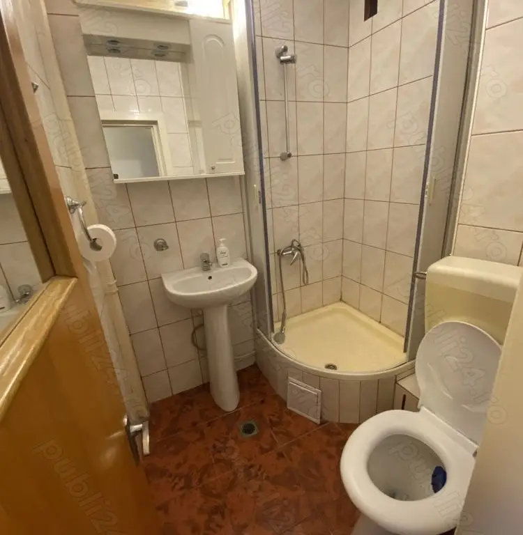 Apartament 4 camere Basarabia