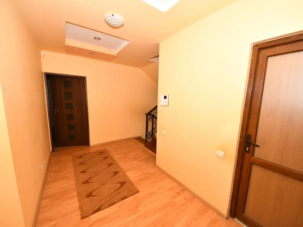 Vila spatioasa, pretabil pentru locuit/clinica, zona Micro 17 – Galati