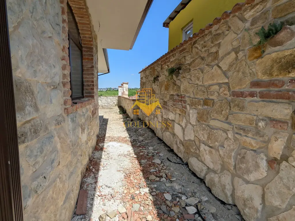 Comision 0%! Vila, 4 Camere, Dezmir, Constructie Noua, 450 mp, 4 Bai